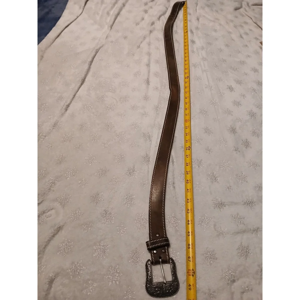 Genuine Leather ariat belt size xl with silver belt buckle